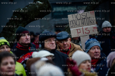 Gdynia. Strajk Obywatelski Komitetu Obrony Demokracji...