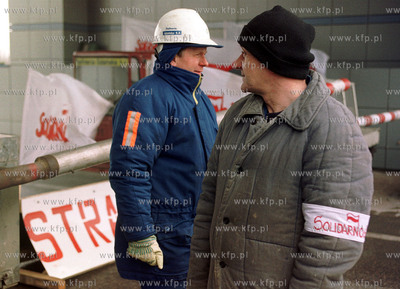 Strajk zalogi w Rafinerii Gdanskiej. Od godz. 10 do...