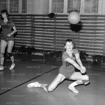 Trening siatkarek Spójni pod kierownictwem trenera...