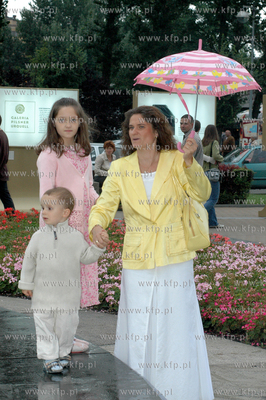 Senator Dorota Arciszewska z dziecmi (2,5-letni Gienio...