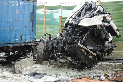 Gdynia. Z niewyjasnionych przyczyn samochod ciezarowy...