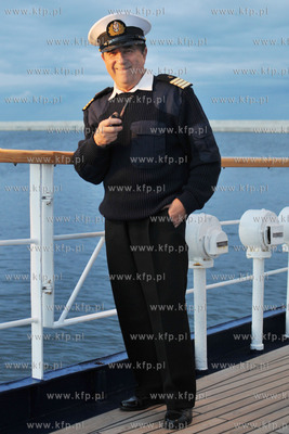 Andrzej Mendygral - kapitan zaglowca STS Fryderyk Chopin...