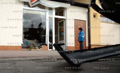 Ustka. 46-letnia kobieta wjechala swoim osobowym samochodem...