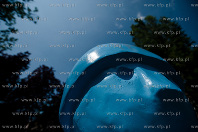 Rzezby tajemniczych niebieskich zolnierzykow pojawily...