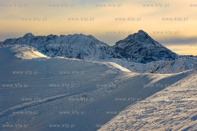 Tatry,Kasprowy. NZ. widok z  Kasprowego na szczyty...