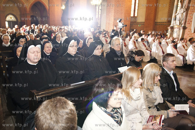 W Bazylice katedralnej w Pelplinie świecenia biskupie...