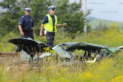 Smiertelny wypadek na przejezdzie kolejowym w Redzie...