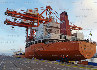 Nowe suwnice dla Baltyckiego Terminalu Kontenerowego...