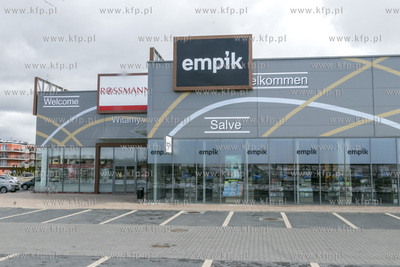 Salon Empik przy ulicy Ignacego Domeyki w pruszczu...