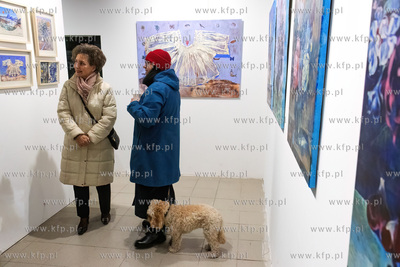 Wernisaż wystawy malarstwa Rity Staszulonok w Cosma...