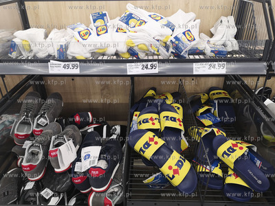 Chwaszczyno, sklep Lidl wprowadził sprzedaż odzieży...