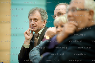 Spotkanie Andrzeja Olechowskiego ze studentami na Wydziale...