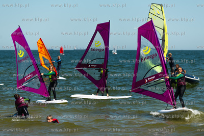 Plaza w Sopocie, przy Sopockim Klubie Zeglarskim. Briefing...