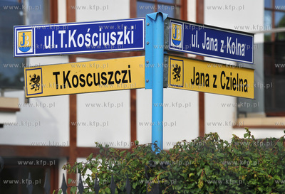 Podwojne, polsko - kaszubkie, nazwy ulic w Jastarni....