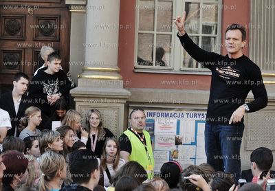 Gdansk. Dlugi Targ. Happening pt Aktorzy Przyjechali...