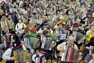 Kartuzy. Dzien Jednosci Kaszubow. Podczas uroczystosci...