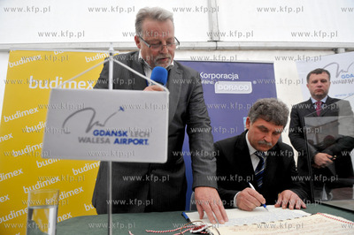 Gdansk. Rebiechowo. Uroczystosc wmurowania kamienia...