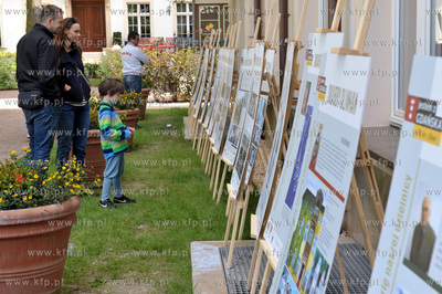 Viva Oliva swieto gdanskiej dzielnicy Oliwa. Wystawa...