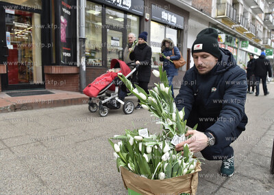 Gdańsk, ul. Jana Heweliusza. Piłkarze Lechii Gdańsk...