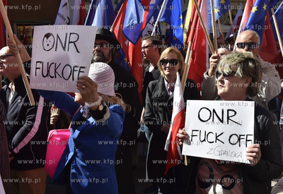 Gdańsk. Przedproże Ratusza Głównego Miasta. Prodemokratyczna...