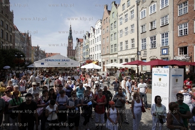 Gdansk, Dlugi Targ. Pomorskie smaki to pokazy przyrzadania...