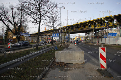 Budowa wiaduktu Pomorskiej Kolei Metropolitalnej na...