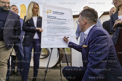 Szymon Hołownia w Gdańsku, lider Polski 2050, w ramach...