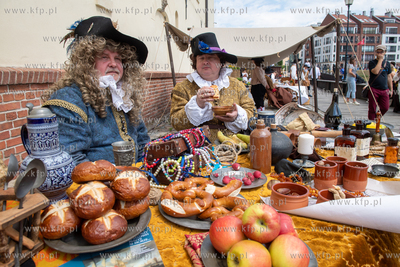 Okolice Spichlerzy Narodowego Muzeum Morskiego na wyspie...