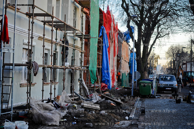 Gdansk. Remont drog i domow w gdanskiej dzielnicy Letnica,...