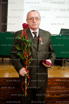 Gdansk. Historyczna sala BHP. Wreczenie odznaczen panstwowych,...