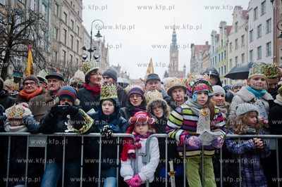 Gdansk. Orszak Trzech Kroli na ulicach Glownego Miasta....