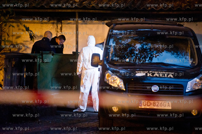 Gdansk. Podworze kamienicy przy ul. Dlugi Targ. Odnalezienie...