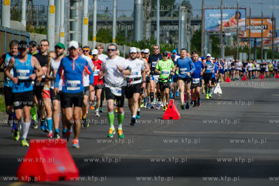 Zawodnicy na trasie I PZU Gdansk Maraton.
17.05.2015
fot....