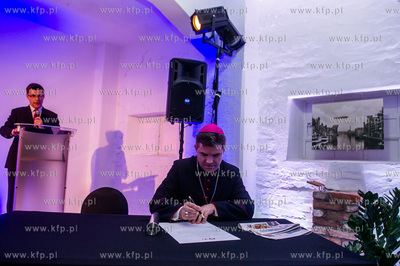 Gdansk. Wyspa Spichrzow. Uroczystosc wmurowania kamienia...