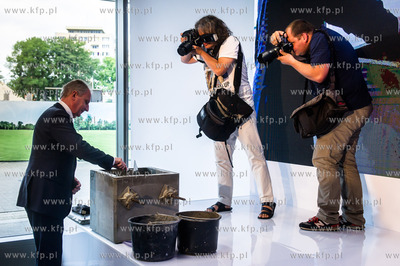 Gdansk. Oliwa. Uroczystosc wmurowania kamiena wegielnego...