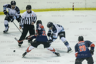 Gdańsk. Hala Oliwia. Polska Hokej Liga. Mecz o utrzymanie...