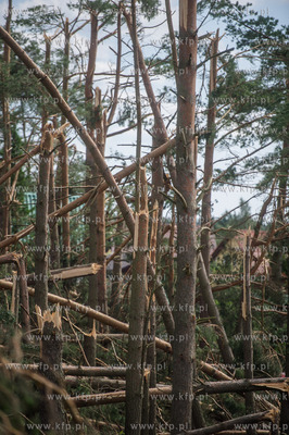 Rytel k. Chojnic. Skutki nawałnicy, która z piątku...
