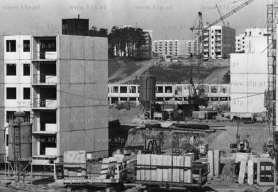 Budowa osiedla Gdynia Karwiny. 05.1985 odbitka_02_18...