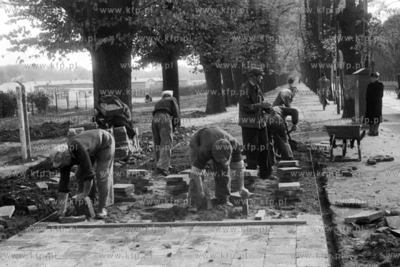 Budowa chodnika przy al. Zwycięstwa, na wysokości...