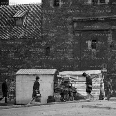 Warzywniaki przed tzw katownią na Targu Węglowym...