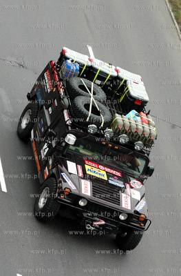 Gdansk Podwale Przedmiejskie. Nz. Samochody terenowe...