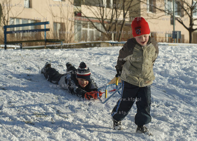 Gdansk-Suchanino. Zimowe szalenstwo na sankach.
Nz....