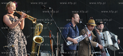 Lato zaczyna sie w Gdyni czyli Cuda Wianki. Nz Koncert...