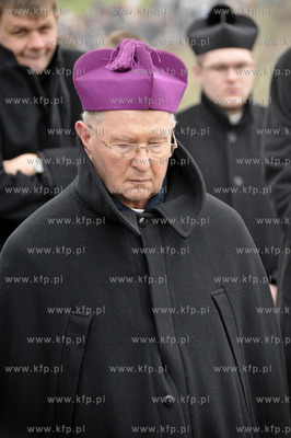 Droga krzyzowa na Gorze Jana Pawla II w Pelplinie pod...