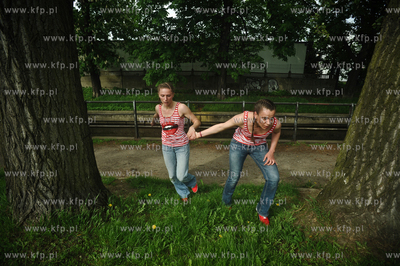 Dzielnica - stolica - Streetwaves. Akcja miejska wyprowadzajaca...