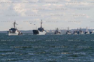 Parada z okazji obchodow Dni Morza i swieta Marynarki...