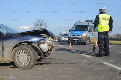 W miejscowosci Szopy na drodze Elblag - Malbork wyjezdzajacy...