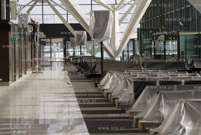 30 najaktywniejszych fanow lotniska na facebooku mialo...