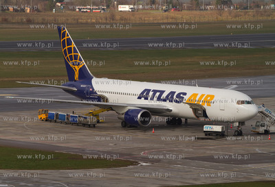 Gdansk, Rebiechowo. Nz. Boeing 767 linii Atlas Air.
20.04.2012
fot....