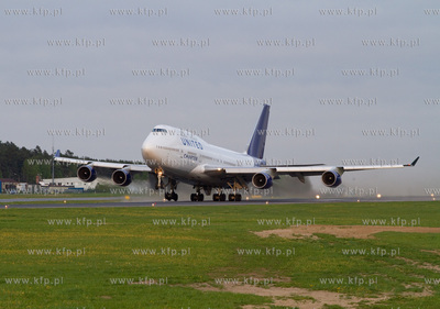 Samolot Boeing 747 już po raz szosty odwiedzil gdanskie...